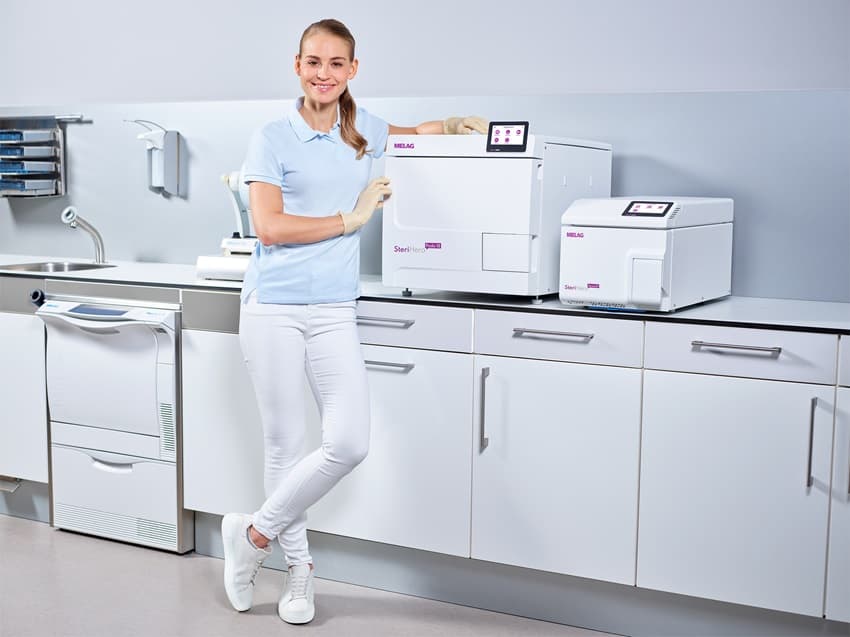 2024-04-23-JG-707-Zeile-Podo18 speed-schraeg-mit-Model-weis